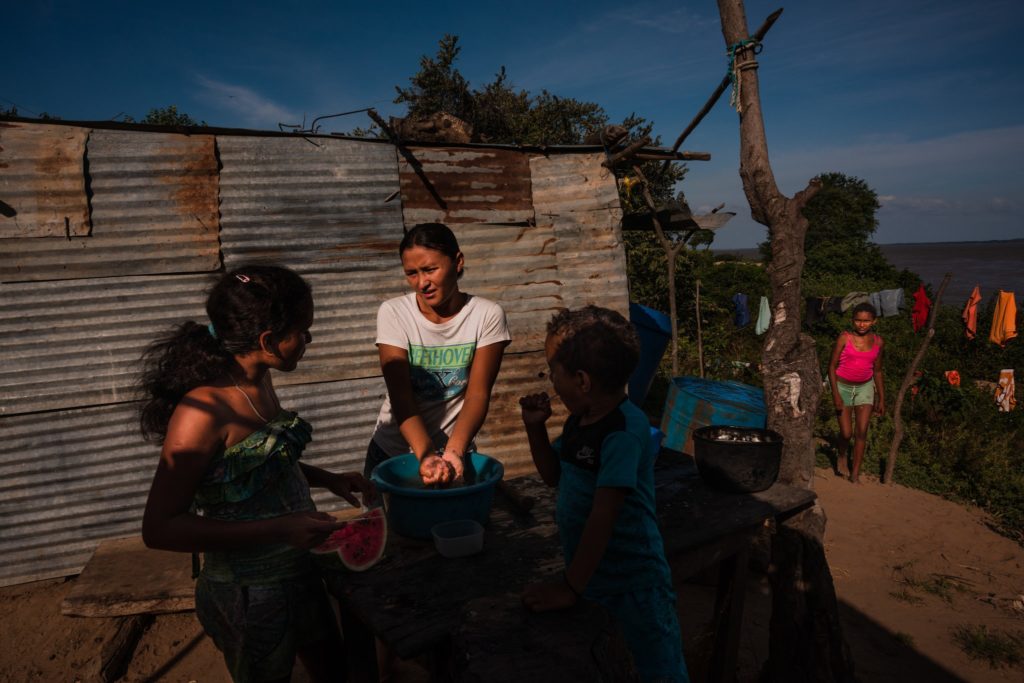 Rural Venezuela Crumbles as President Shores Up the Capital and His Power - Anatoly Kurmanaev
