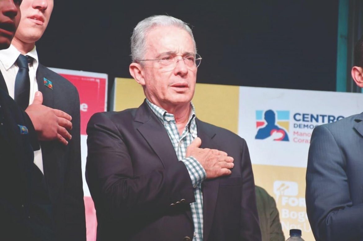 Uribe es el pasado - Hernando Gómez Buendía