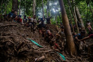 ‘Necesito un futuro para mis hijos’: miles de venezolanos se arriesgan en una selva mortal para llegar a EE.UU - Julie Turkewitz