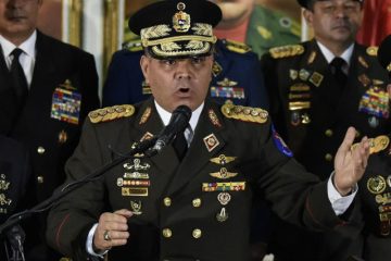 Militares se resisten a reprimir manifestaciones mientras Padrino pierde liderazgo - Sebastiana Barráez